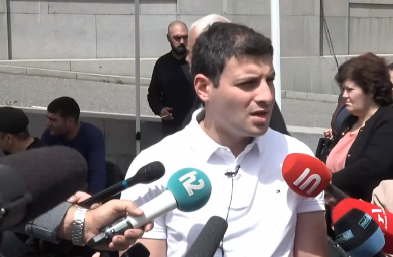 «Խզված ձայնով» հրետանավորի կոչը հանրությանը