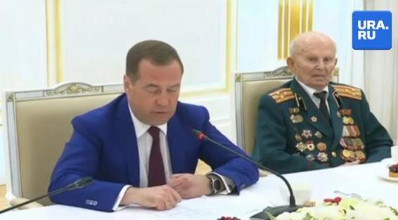 Մեդվեդևը մի քանի կոշտ հայտարարություն է արել (Տեսանյութ)